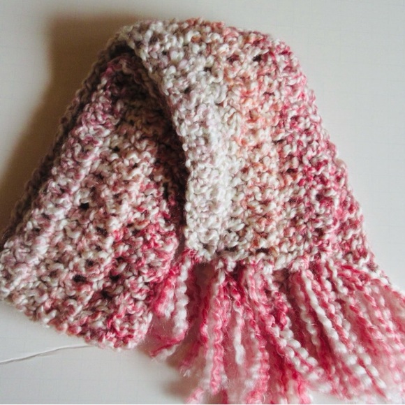 Childs Scarf and Hat Set Very Soft Yarn Size 1-3 Years Hand Crochet - Picture 2 of 3